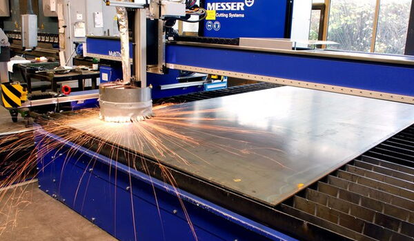 Neue Plasma-Schneidanlage für die Stahlbehälter-Fertigung